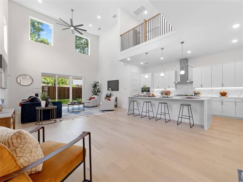 426 Martinique Avenue, Dallas, TX 75223 426 Martinique Avenue, Dallas, TX 75223