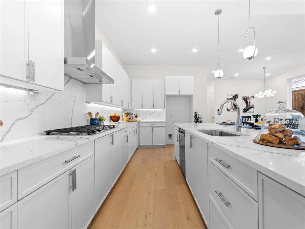 426 Martinique Avenue, Dallas, TX 75223 426 Martinique Avenue, Dallas, TX 75223