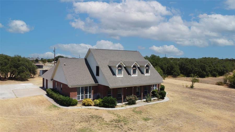 Property photo for 2617 S Main Street, Weatherford, TX