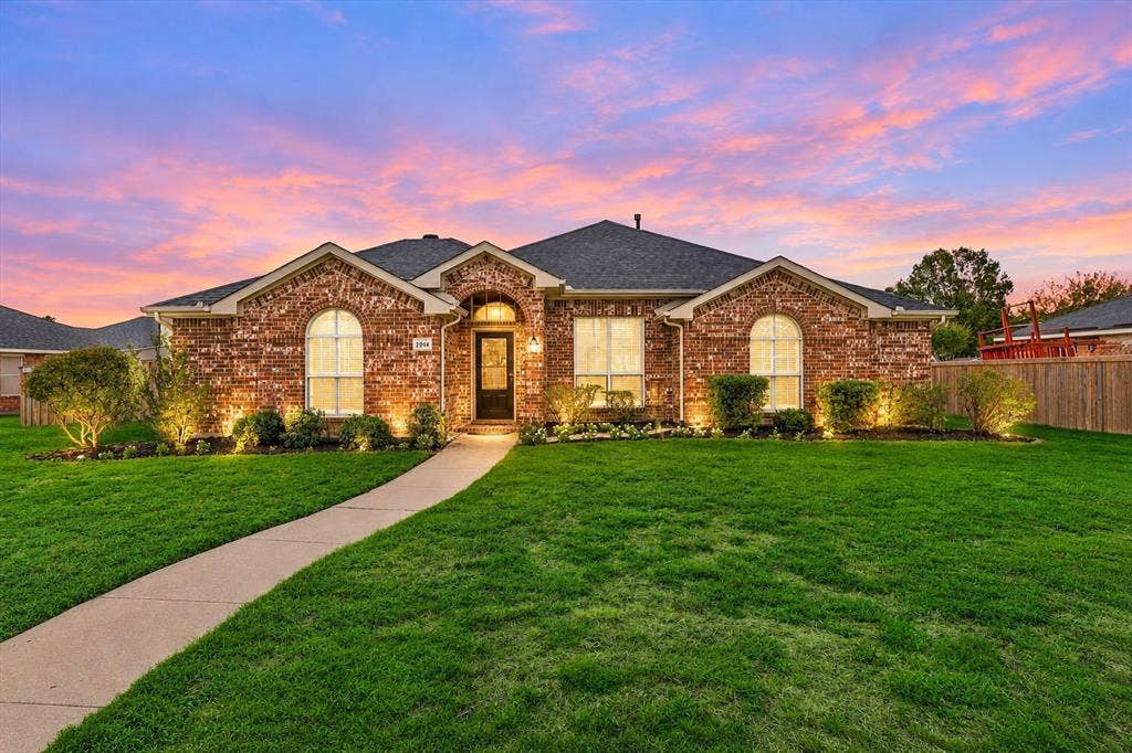 2914 Beau Drive, Mesquite, TX 75181