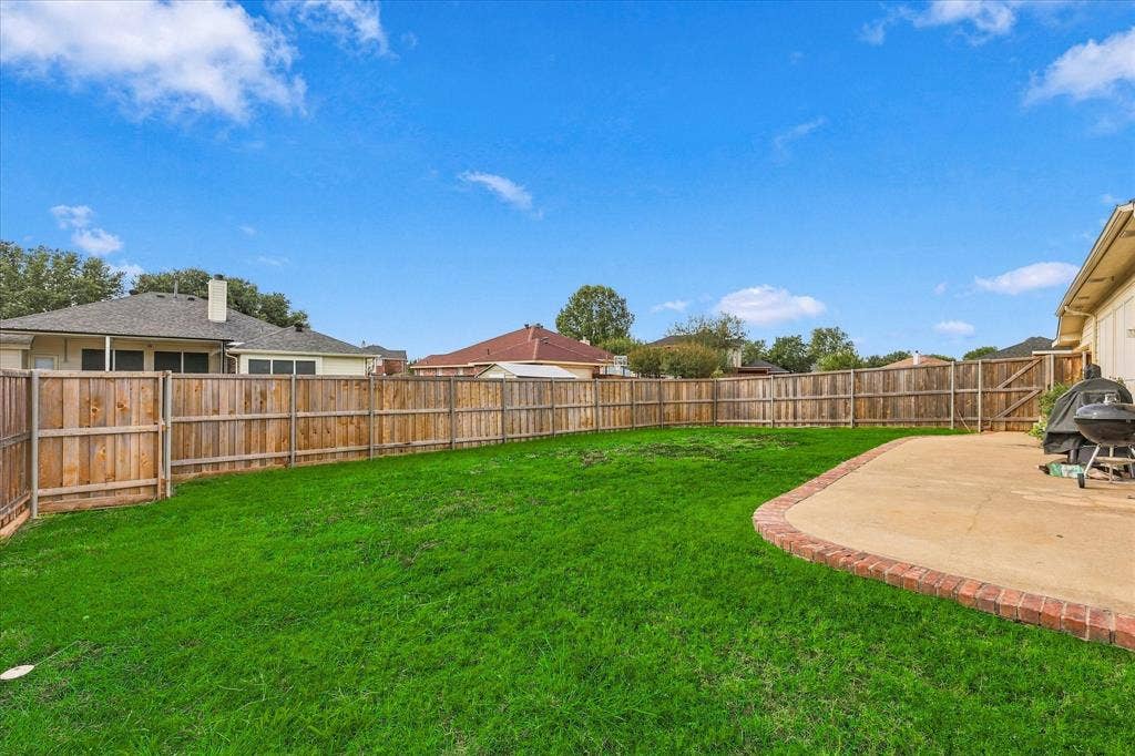 2914 Beau Drive, Mesquite, TX 75181
