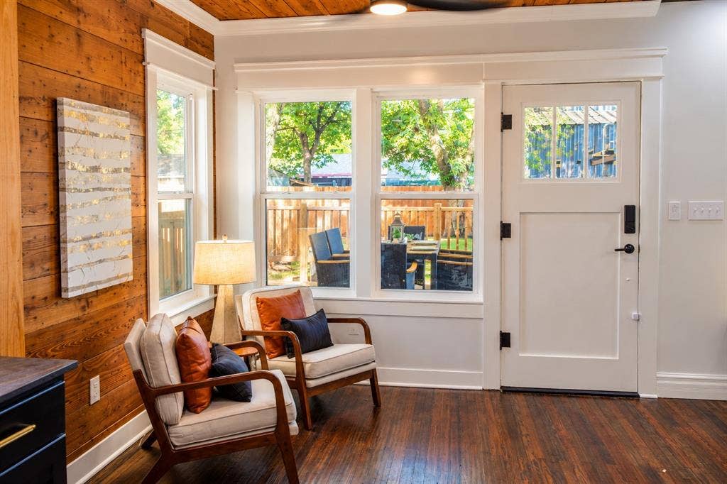 422 S Oak Cliff Boulevard, Dallas, TX 75208 422 S Oak Cliff Boulevard, Dallas, TX 75208