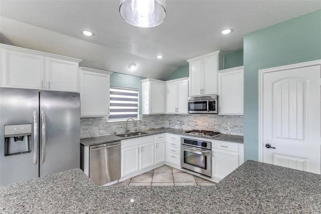 10220 Bennet Drive, McKinney, TX 75072 10220 Bennet Drive, McKinney, TX 75072