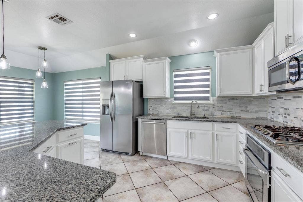 10220 Bennet Drive, McKinney, TX 75072 10220 Bennet Drive, McKinney, TX 75072