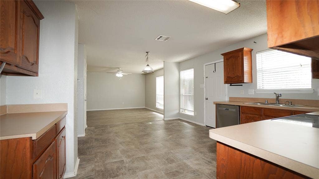 1435 Thibodaux Drive, Greenville, TX 75402 1435 Thibodaux Drive, Greenville, TX 75402