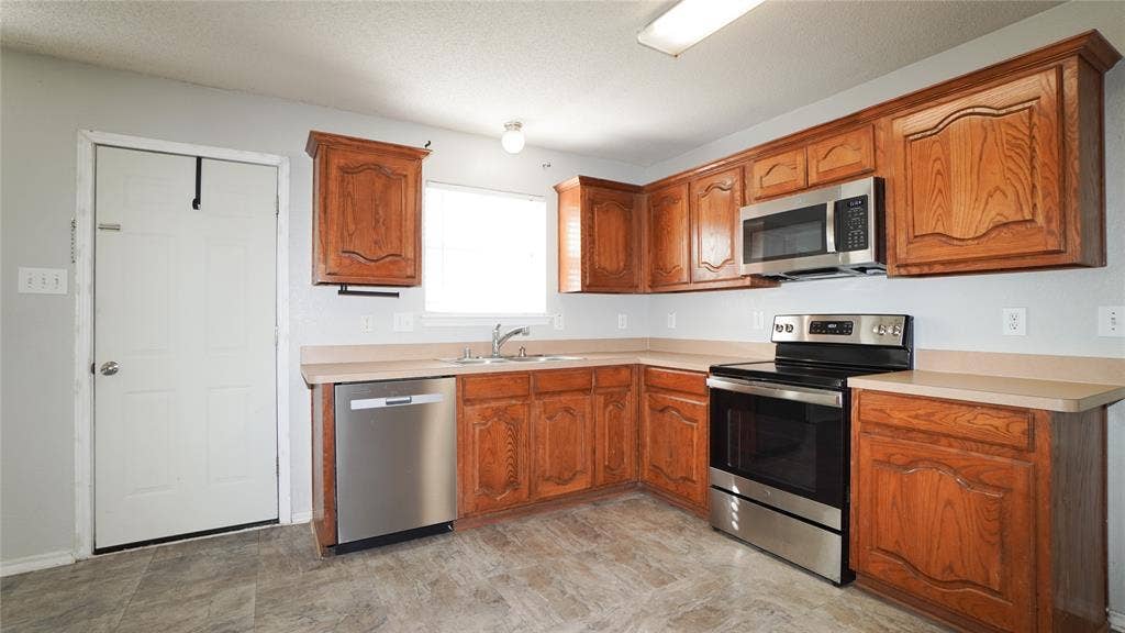 1435 Thibodaux Drive, Greenville, TX 75402 1435 Thibodaux Drive, Greenville, TX 75402