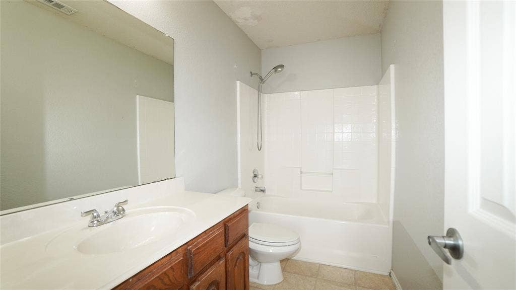 1435 Thibodaux Drive, Greenville, TX 75402 1435 Thibodaux Drive, Greenville, TX 75402