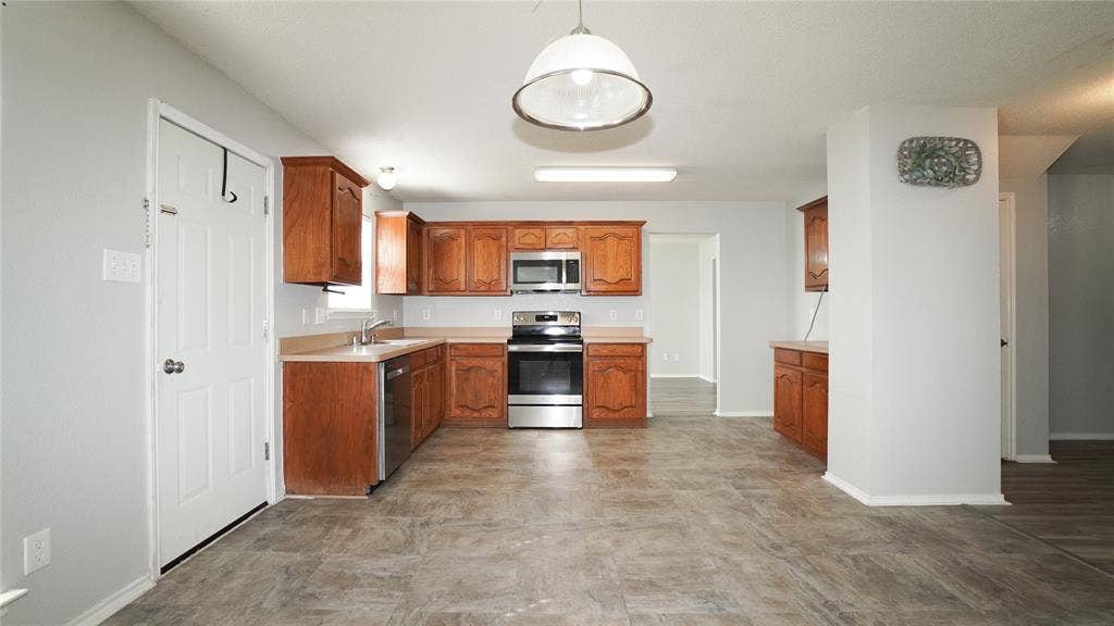 1435 Thibodaux Drive, Greenville, TX 75402 1435 Thibodaux Drive, Greenville, TX 75402