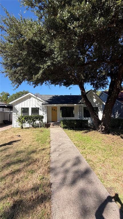 Property photo for 1121 S Brighton Avenue, Dallas, TX