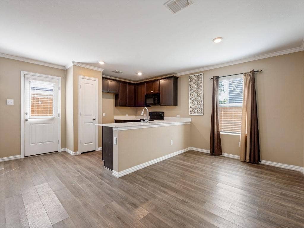 9212 Marilyn Place, Dallas, TX 75227