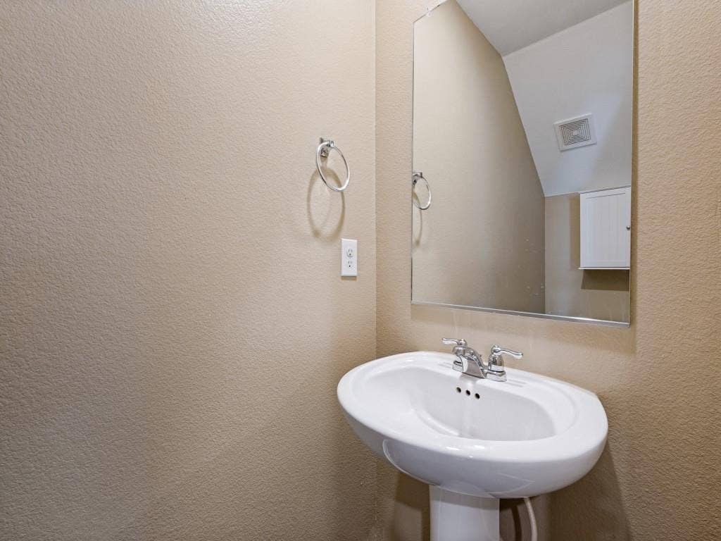 9212 Marilyn Place, Dallas, TX 75227