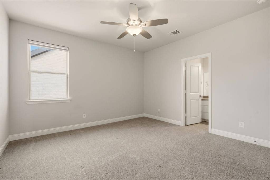 Upstairs Bedroom #4