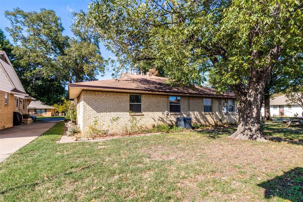 11138 Wyatt Street, Dallas, TX 75218 11138 Wyatt Street, Dallas, TX 75218