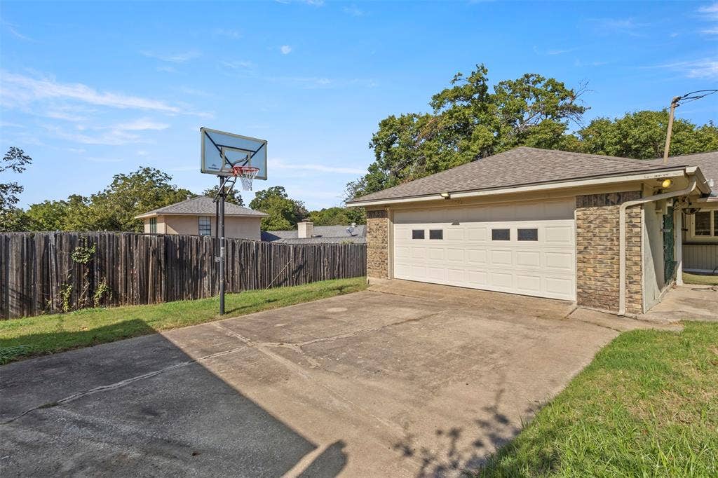 2248 Dorrington Drive, Dallas, TX 75228 2248 Dorrington Drive, Dallas, TX 75228
