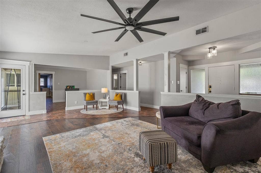 2248 Dorrington Drive, Dallas, TX 75228 2248 Dorrington Drive, Dallas, TX 75228