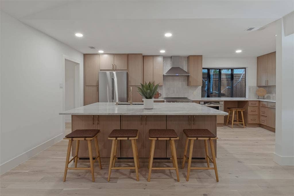 6233 Chesley Lane, Dallas, TX 75214