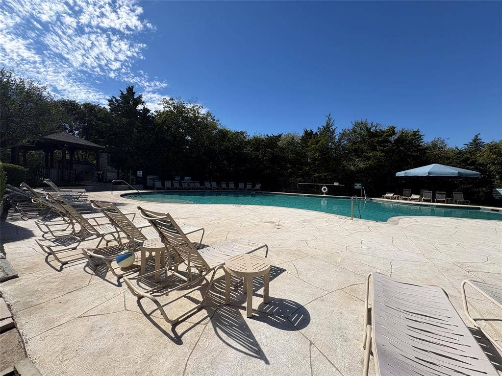 1592 Mahogany Drive, Allen, TX 75002 Community Pool