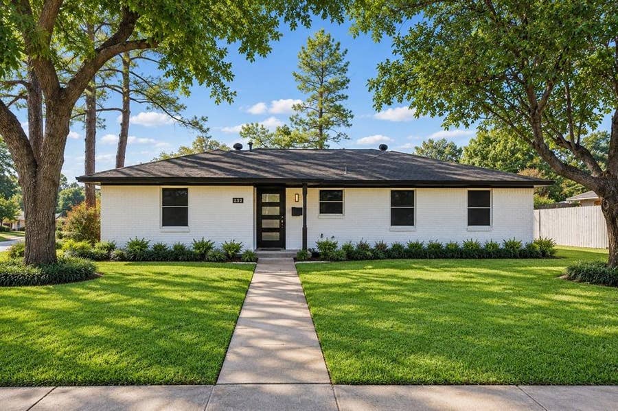 Property photo for 232 Highridge Drive, DeSoto, TX