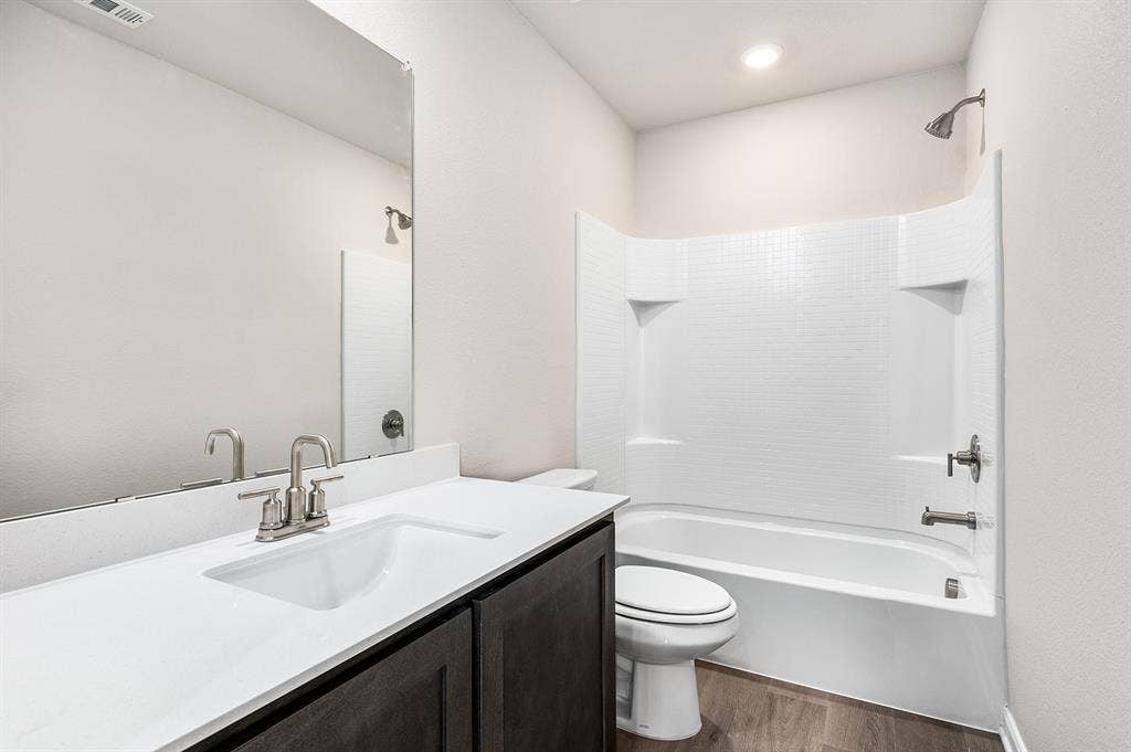 6321 Hyena Hollow Drive, Dallas, TX 75241 6321 Hyena Hollow Drive, Dallas, TX 75241