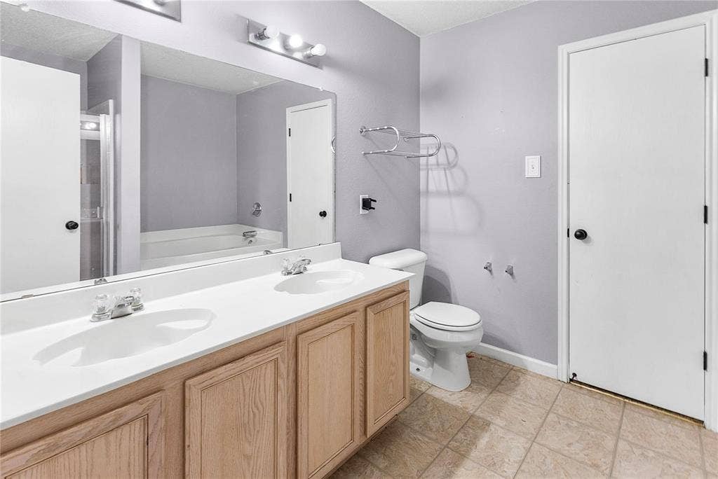 925 Brooks Drive, Cedar Hill, TX 75104