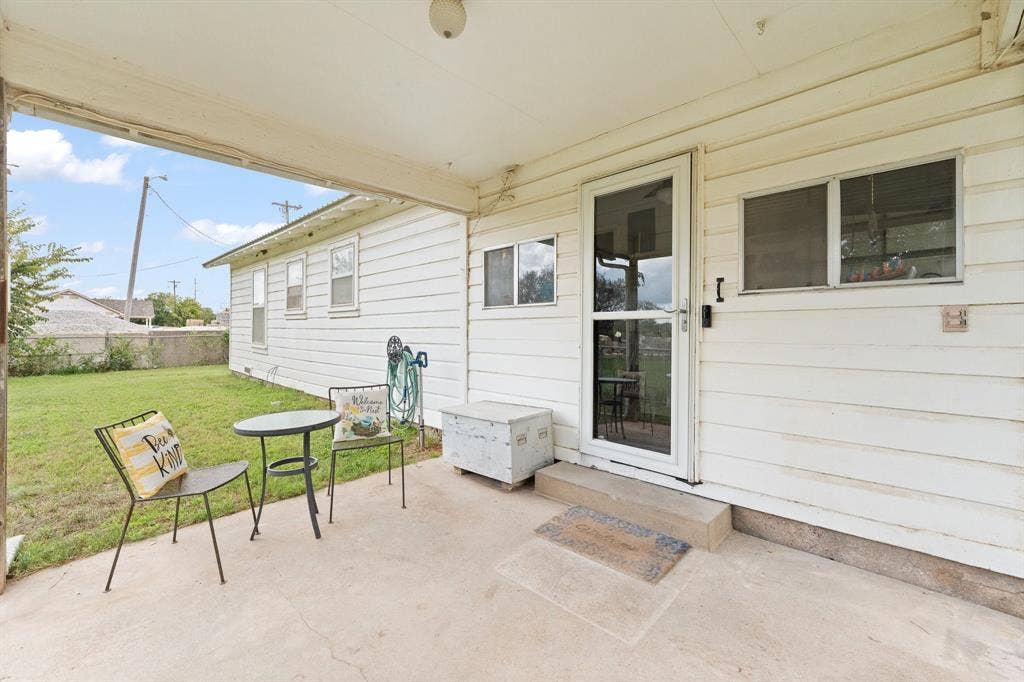 3320 N Main Street, Cleburne, TX 76033
