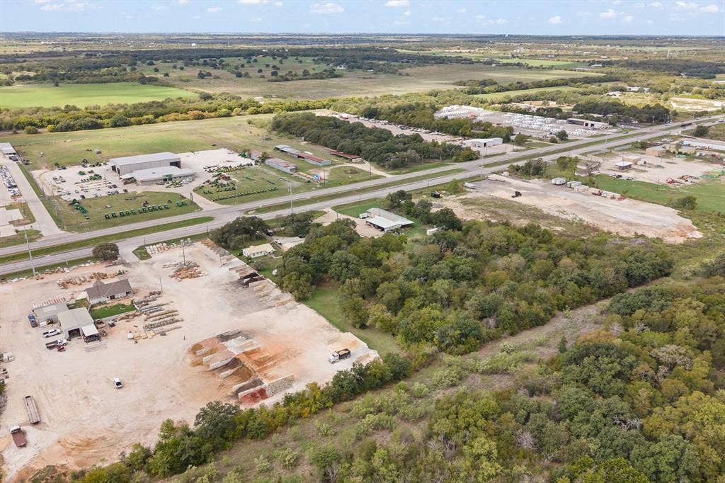3320 N Main Street, Cleburne, TX 76033