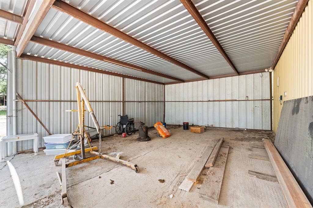 3320 N Main Street, Cleburne, TX 76033
