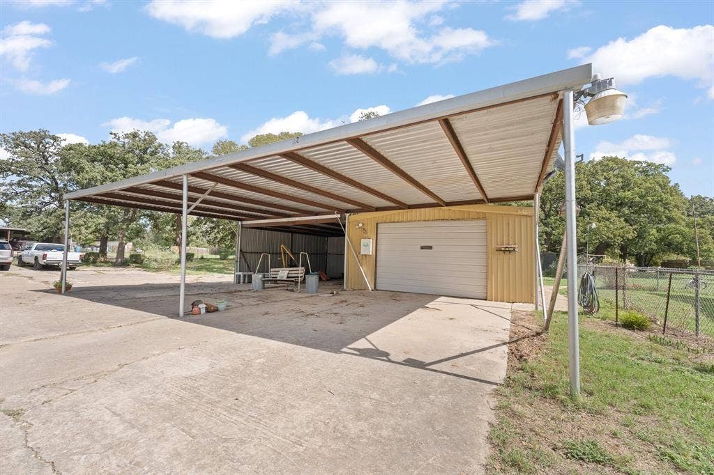 3320 N Main Street, Cleburne, TX 76033