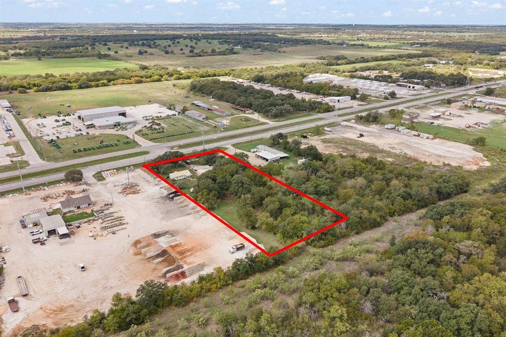 3320 N Main Street, Cleburne, TX 76033