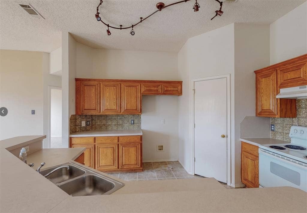 1720 Treasure Cay Drive, Mansfield, TX 76063