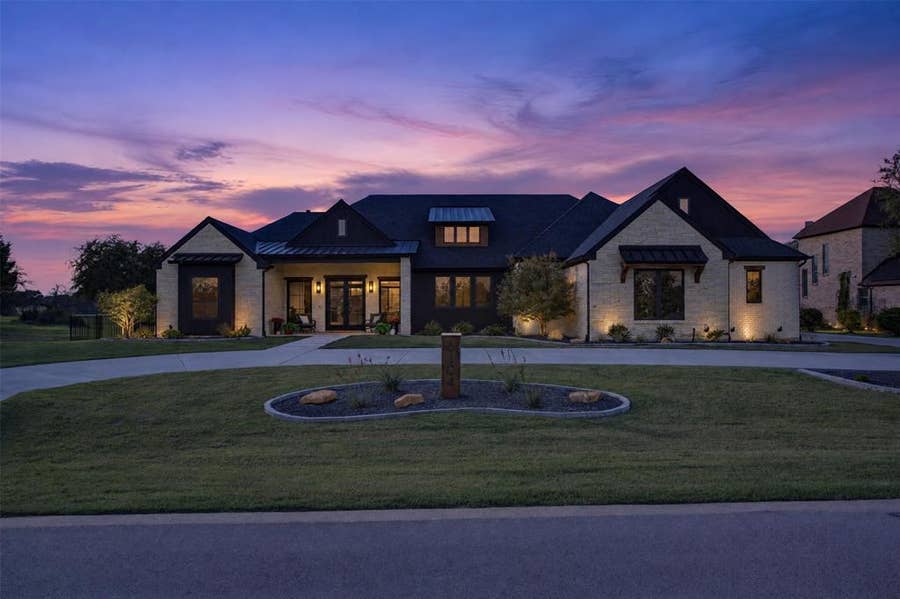 Property photo for 6104 Montrose Street, Cleburne, TX