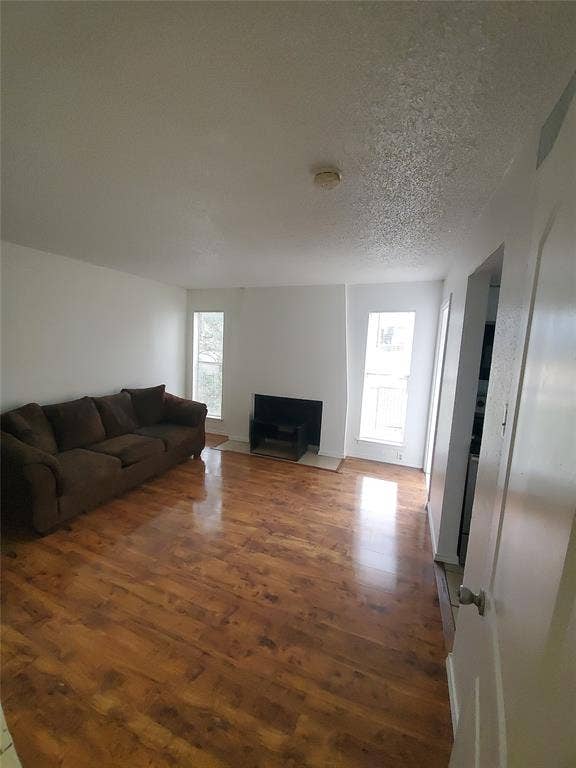 6050 Melody Lane, #215, Dallas, TX 75231