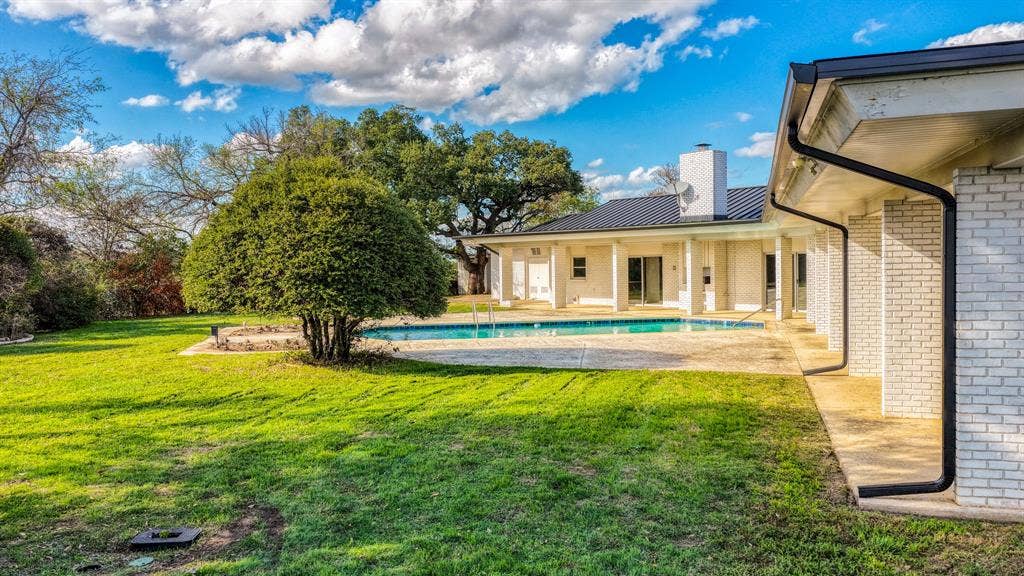 717 Oyster Hill Street, Weatherford, TX 76086