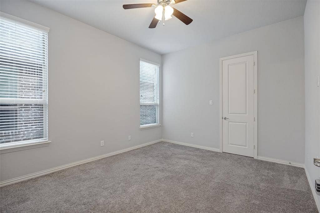 Dedicated office with Walk-In Closet