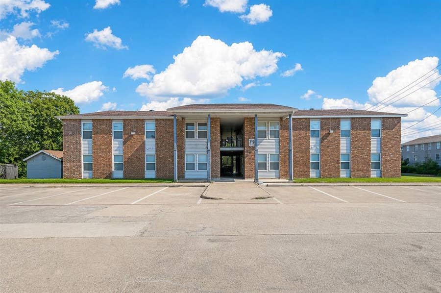 Property photo for 319 SE 3rd Street, #103, Grand Prairie, TX