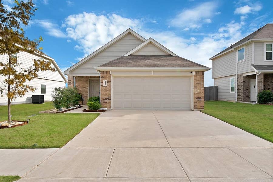 Property photo for 849 Jetliner Avenue, Fort Worth, TX