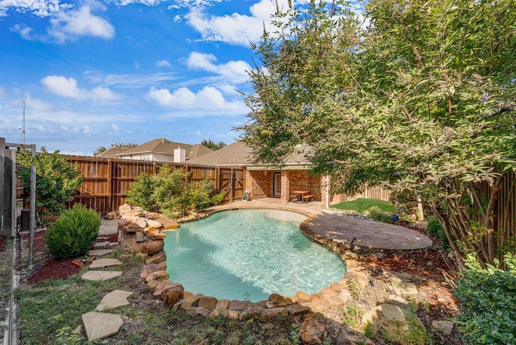 9817 Sota Grande Drive, Plano, TX 75025 9817 Sota Grande Drive, Plano, TX 75025