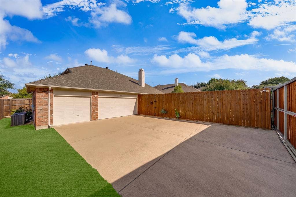 9817 Sota Grande Drive, Plano, TX 75025 9817 Sota Grande Drive, Plano, TX 75025