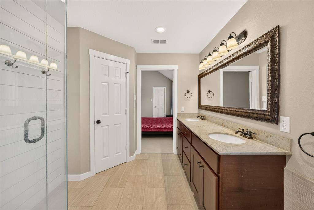 9817 Sota Grande Drive, Plano, TX 75025 9817 Sota Grande Drive, Plano, TX 75025