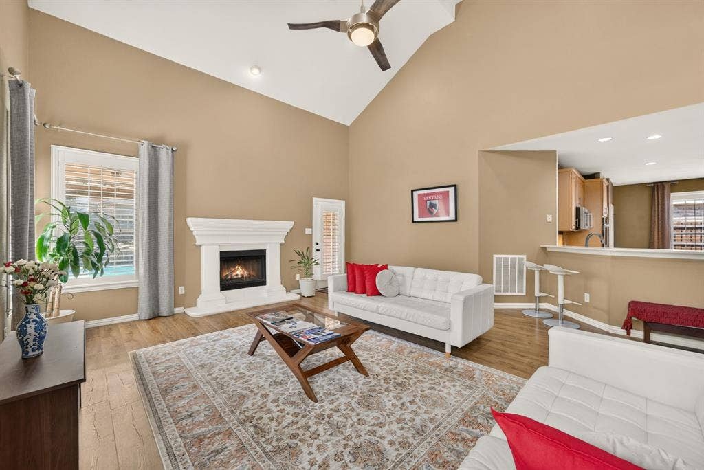 9817 Sota Grande Drive, Plano, TX 75025 9817 Sota Grande Drive, Plano, TX 75025