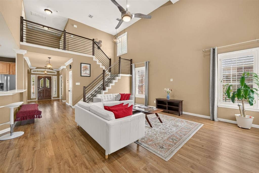 9817 Sota Grande Drive, Plano, TX 75025 9817 Sota Grande Drive, Plano, TX 75025
