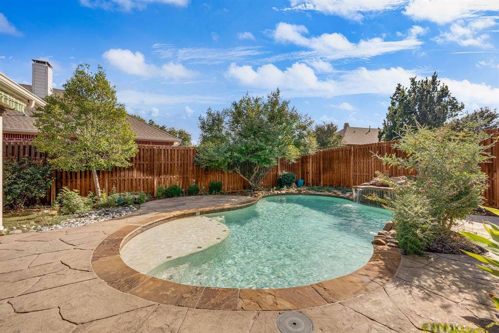 9817 Sota Grande Drive, Plano, TX 75025 9817 Sota Grande Drive, Plano, TX 75025