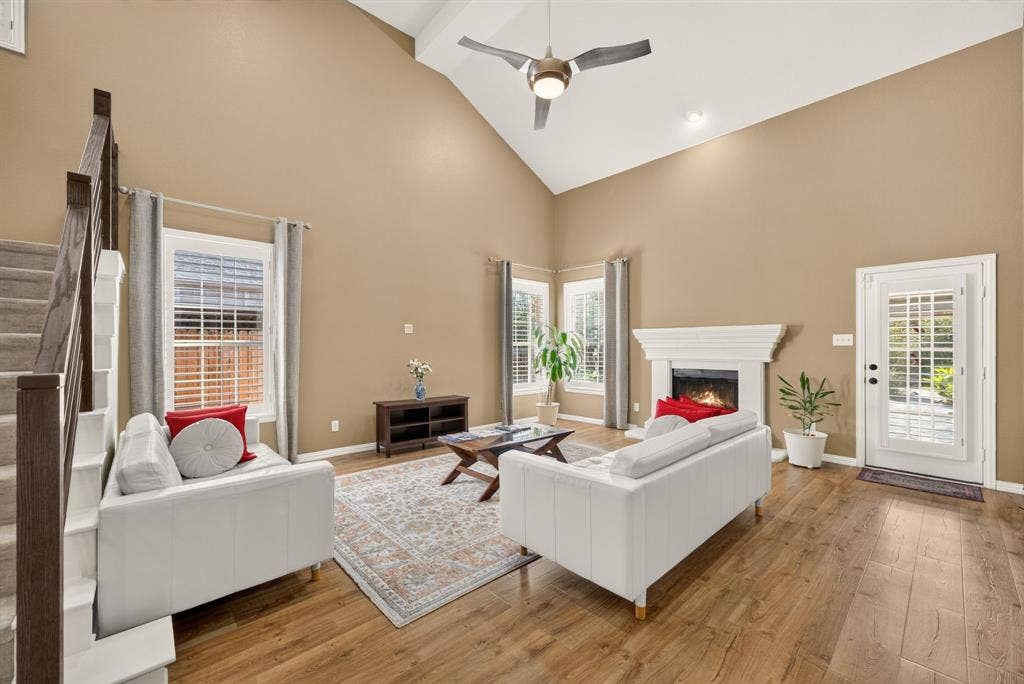 9817 Sota Grande Drive, Plano, TX 75025 9817 Sota Grande Drive, Plano, TX 75025