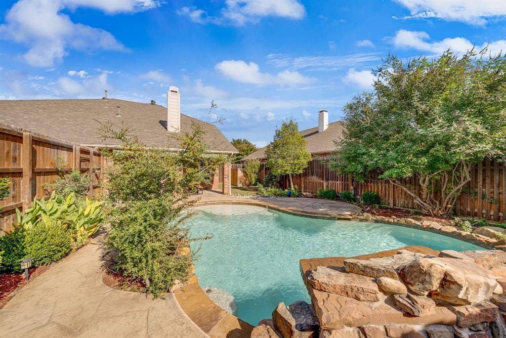 9817 Sota Grande Drive, Plano, TX 75025 9817 Sota Grande Drive, Plano, TX 75025
