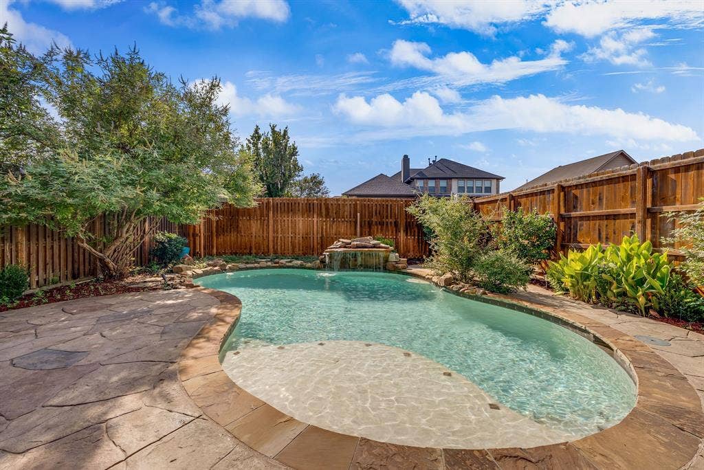 9817 Sota Grande Drive, Plano, TX 75025 9817 Sota Grande Drive, Plano, TX 75025