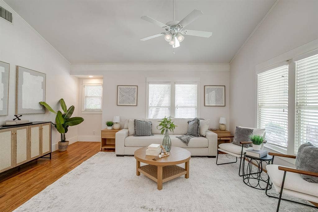 2700 College Avenue, Fort Worth, TX 76110