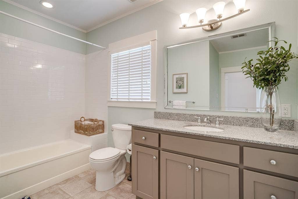 2700 College Avenue, Fort Worth, TX 76110