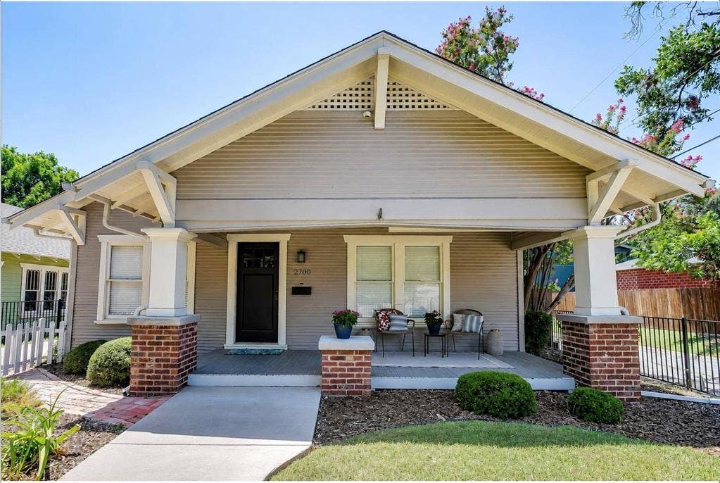 2700 College Avenue, Fort Worth, TX 76110