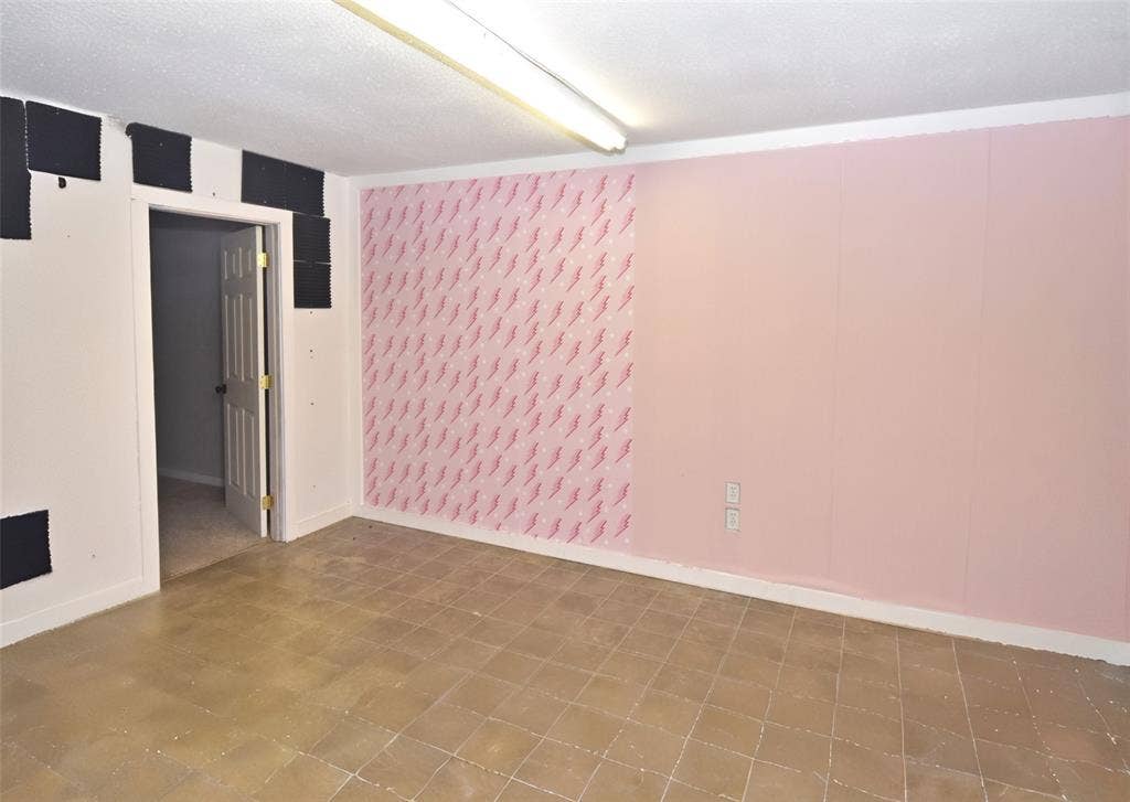 415 W McDonald Street, Mineola, TX 75773