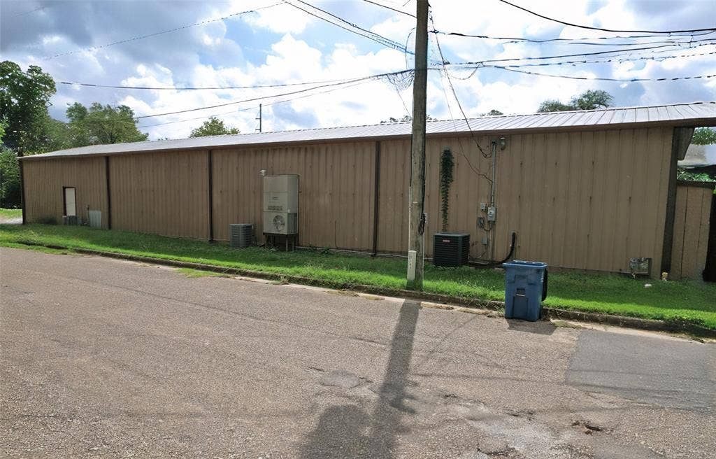 415 W McDonald Street, Mineola, TX 75773